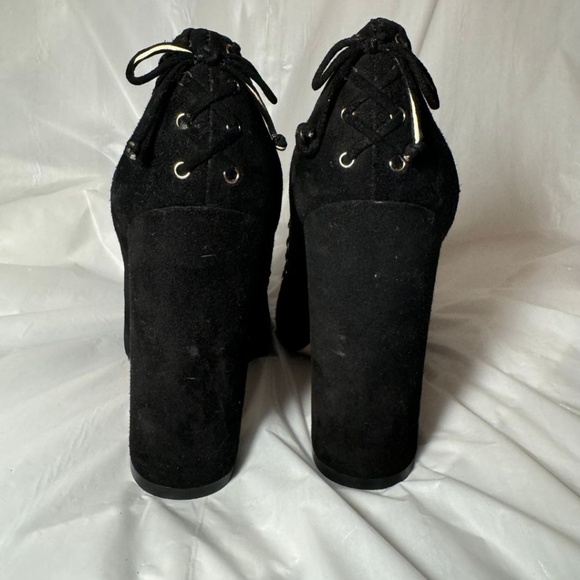 Karl Lagerfeld Paris Black Suede Block Heel Pumps with Grommet Trim – Size 9 - Picture 5 of 12